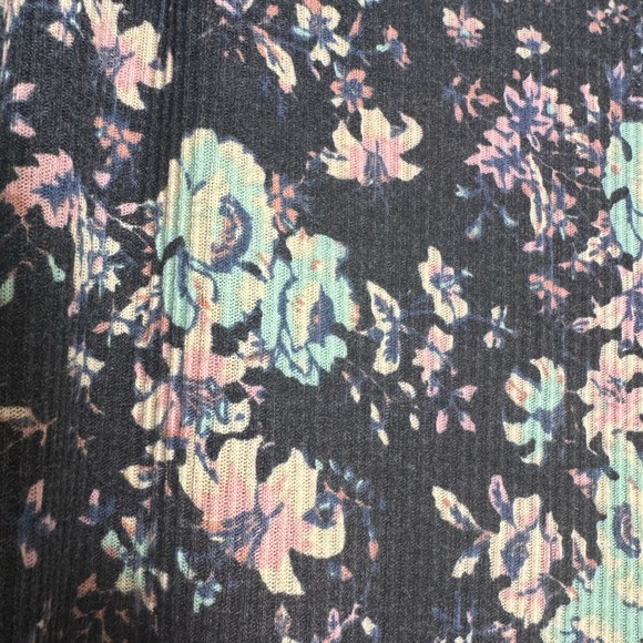 LuLaRoe Black Floral Cozy Duster Sweater - Picture 4 of 5